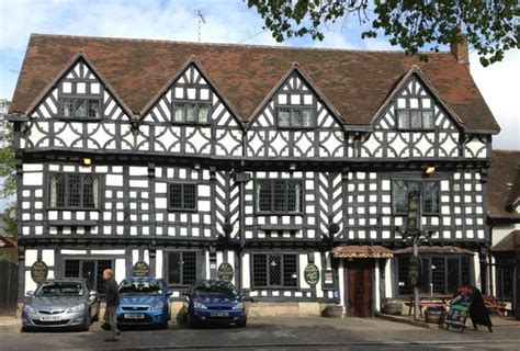 The Tudor House Restaurant: Pictures & Reviews 